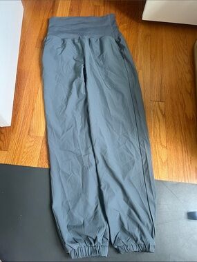 Women’s joggers